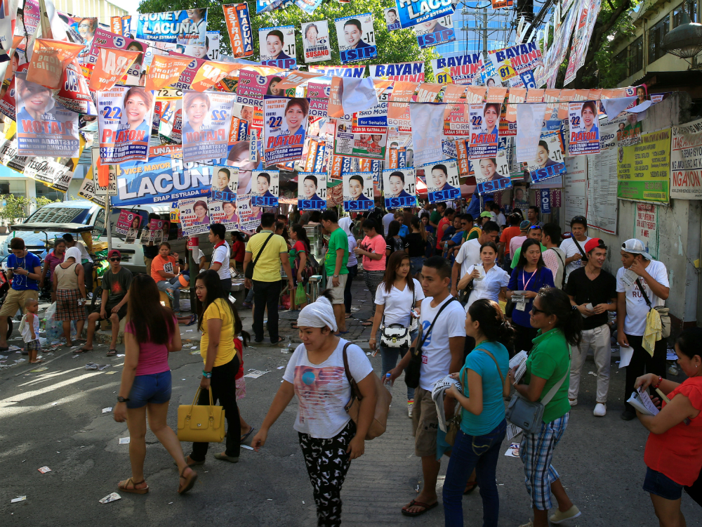 Propaganda política toma conta das ruas de Manila, nas Filipinas, em dia de eleições gerais no país