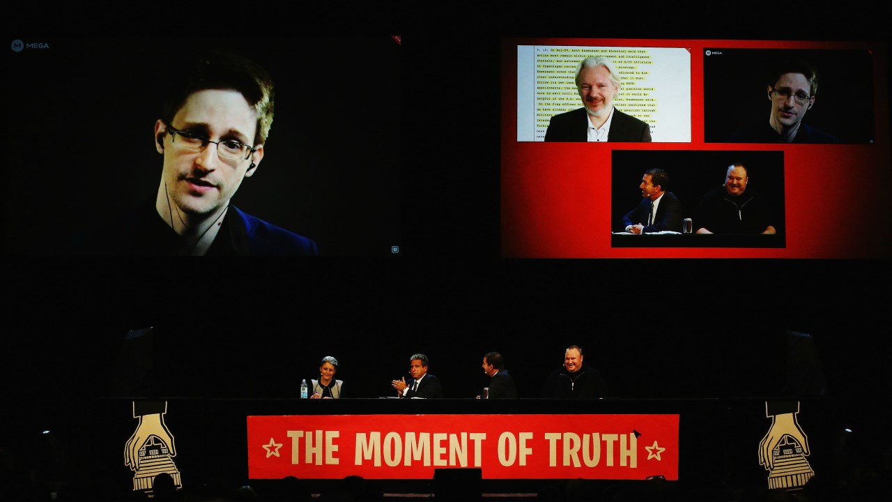 Edward Snowden, Julian Assange e Glenn Greenwald participam de evento sobre espionagem digital na Nova Zelândia