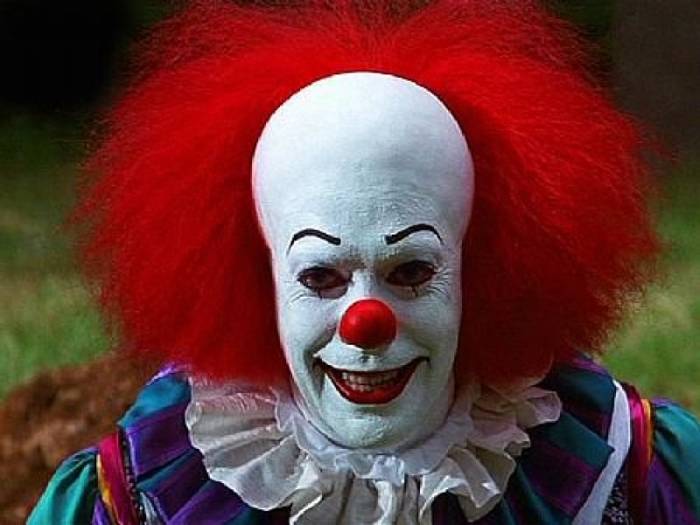 Tim Curry, morto aos 80, estava recluso há 14 anos