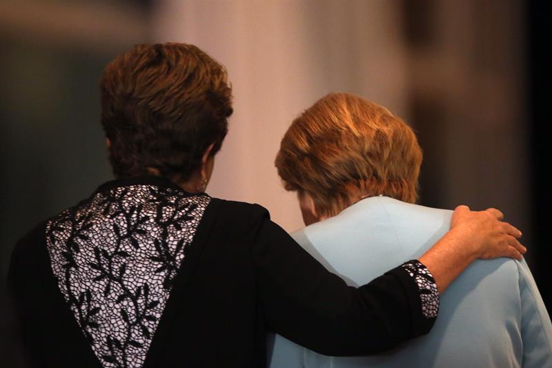A presidente brasileira Dilma Rousseff recebe a chanceler alemã Angel Merkel em Brasília