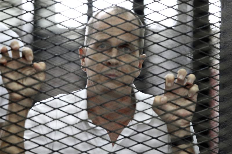 O jornalista Peter Greste, da Al Jazeera, foi condenado a sete anos de prisão no Egito