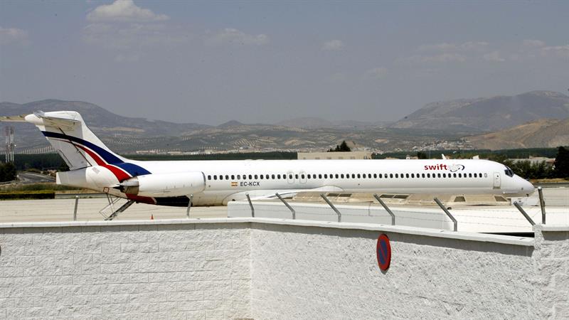 Um avião da McDonnell Douglas MD-83 da Swiftair, similar ao desaparecido na África