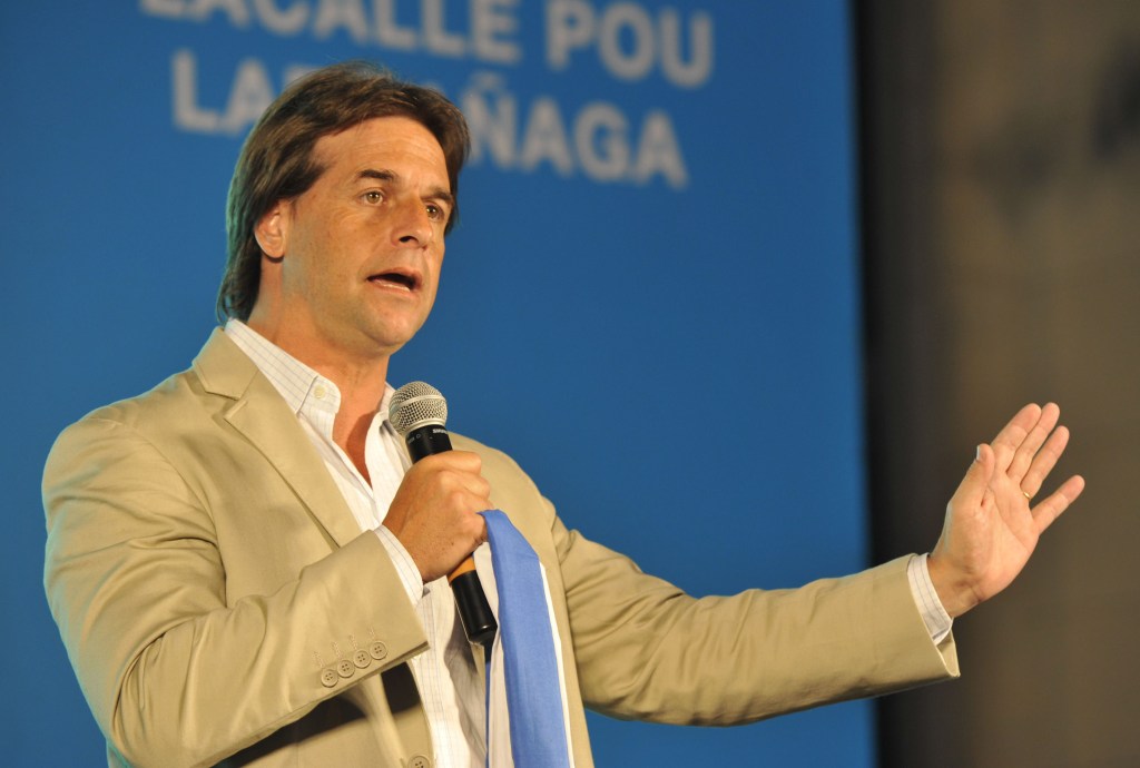 O candidato do Partido Nacional, Luis Lacalle Pou, é a ameaça à eleição do governista e ex-presidente Tabaré Vazquez