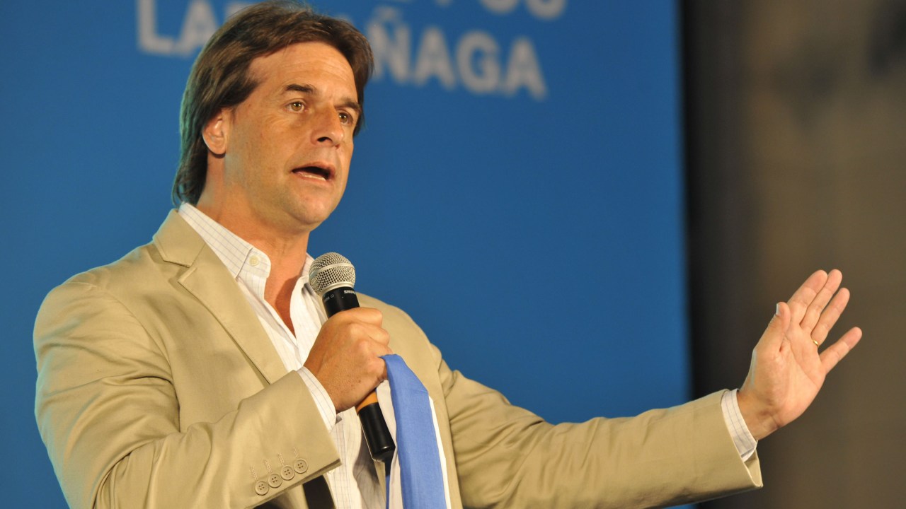 O candidato do Partido Nacional, Luis Lacalle Pou, é a ameaça à eleição do governista e ex-presidente Tabaré Vazquez