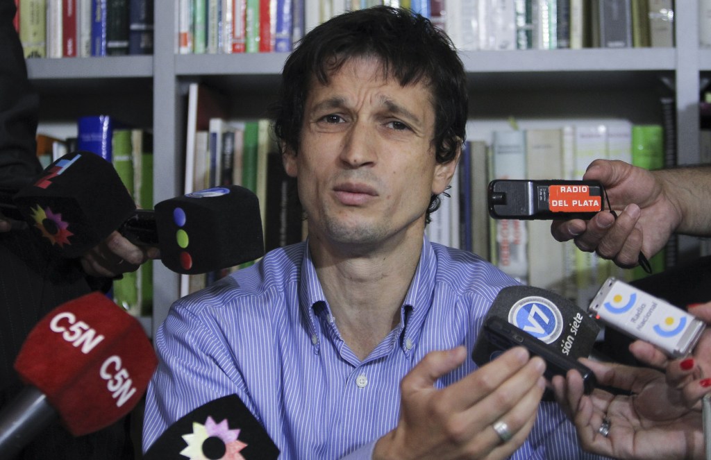 O especialista em informática Diego Lagomarsino, que emprestou uma arma para o promotor Alberto Nisman, concede entrevista coletiva