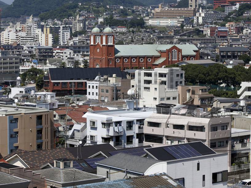 A catedral Urakami, que havia sido destruída pela bomba e foi reconstruída em 1959, é vista em Nagasaki, sudoeste do Japão. A bomba que atingiu Nagasaki foi lançada três dias após o ataque a Hiroshima