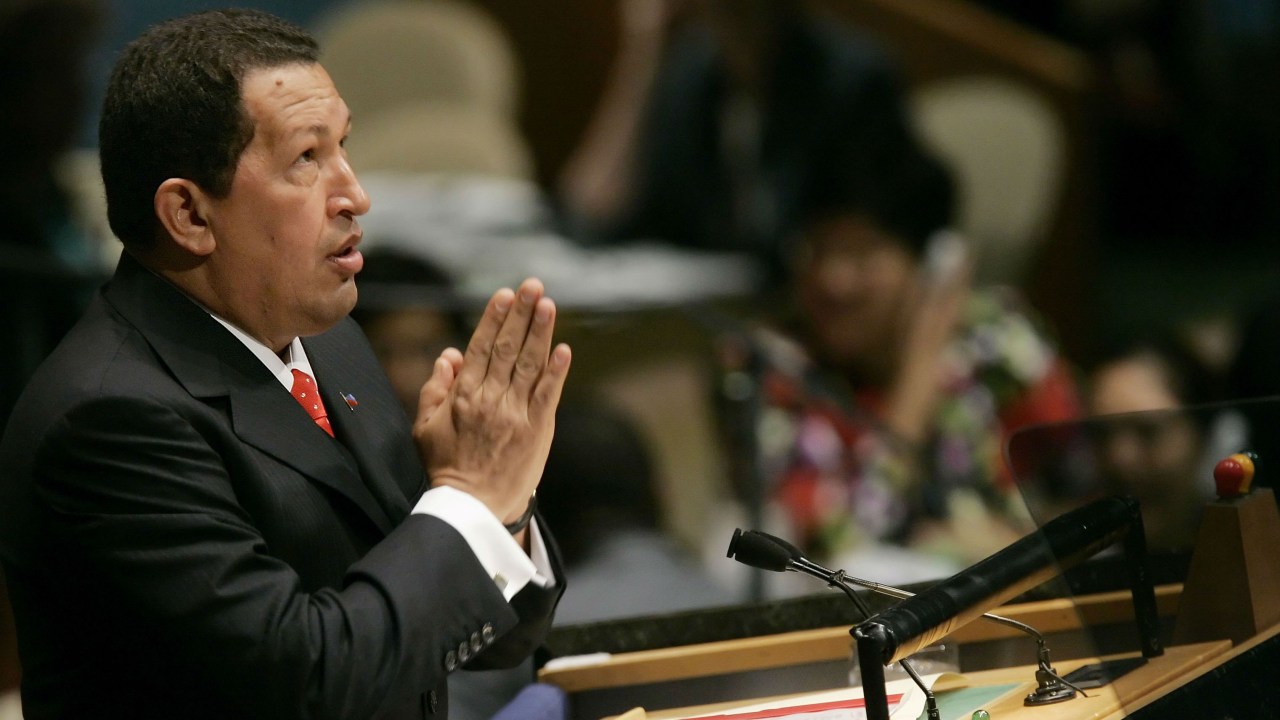 O ex-presidente venezuelano, Hugo Chávez, durante um discurso na Assembleia Geral da ONU, em 2006