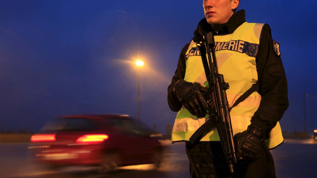 A polícia da Bélgica realiza uma vasta operação em busca de suspeitos em Bruxelas, nesta quinta-feira (19)