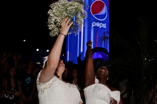 Mayara Monteiro e Naira Fernandes, primeiro casal gay a se unir em uma cerimônia do Rock in Rio