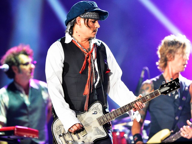 Johnny Depp e a banda Hollywood Vampires durante o quarto dia de shows do Rock In Rio, na Cidade do Rock, zona oeste do Rio de Janeiro, nesta quinta-feira (24)<br><br>
