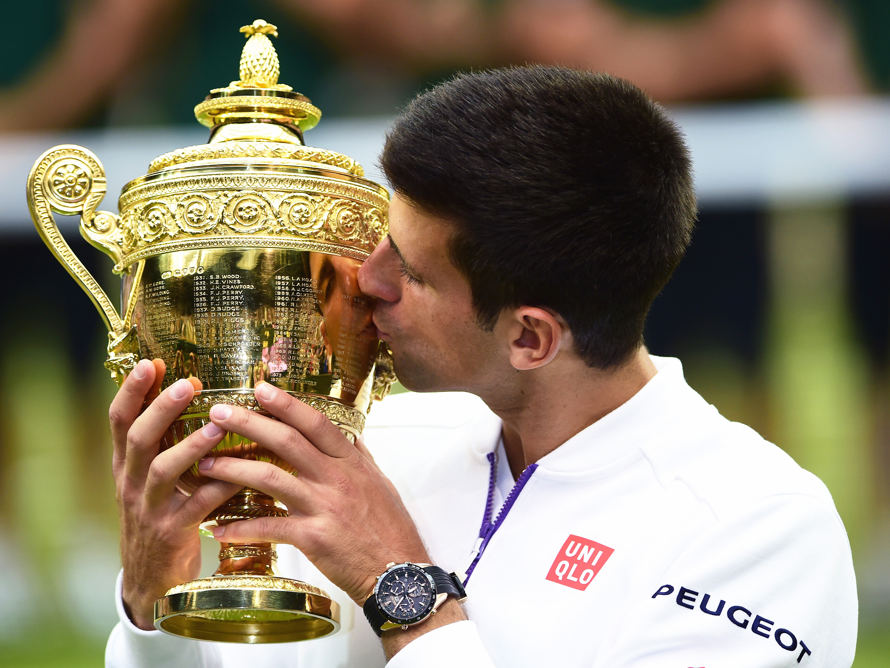 Novak Djokovic derrota Federer e conquista terceiro título em Wimbledon