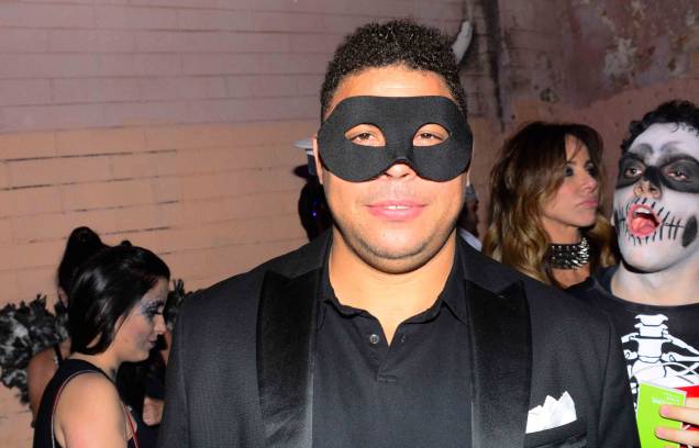 Ronaldo com a máscara do Zorro