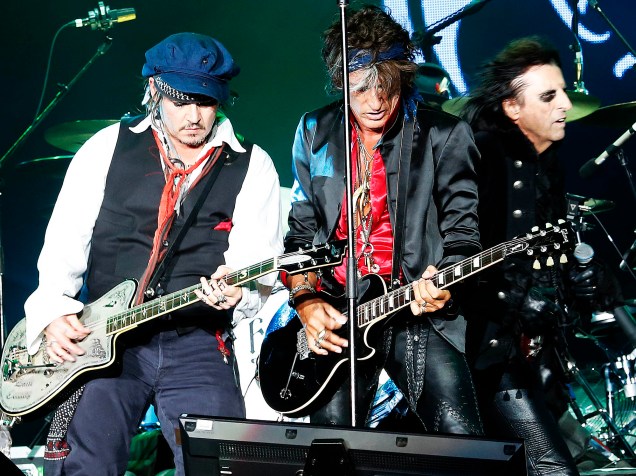 Johnny Depp e a banda Hollywood Vampires durante o quarto dia de shows do Rock In Rio, na Cidade do Rock, zona oeste do Rio de Janeiro, nesta quinta-feira (24)