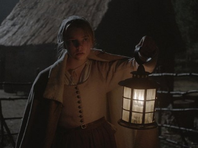 Thomasin (Anya Taylor-Joy) em cena do terror ‘A Bruxa’, que chega ao Brasil nesta quinta-feira