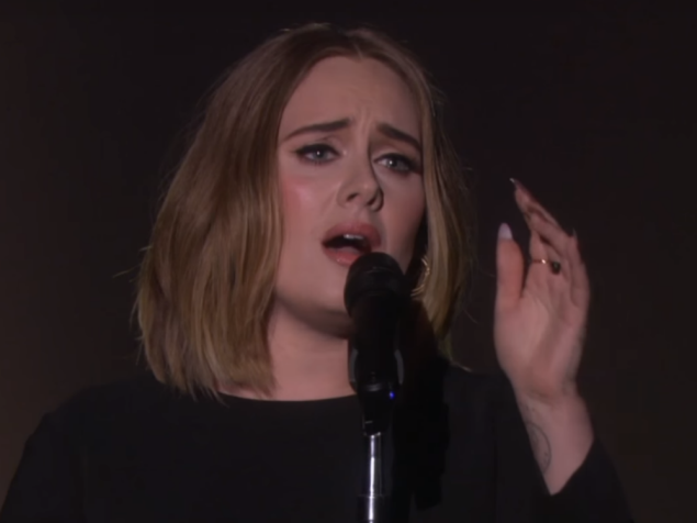 Adele canta All I Ask pela primeira vez desde o Grammy, durante o programa da TV americana The Ellen Degeneres Show