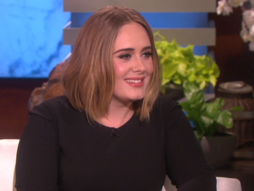 Adele pega bandeira do Brasil em show na Irlanda e vira sensação na  Internet