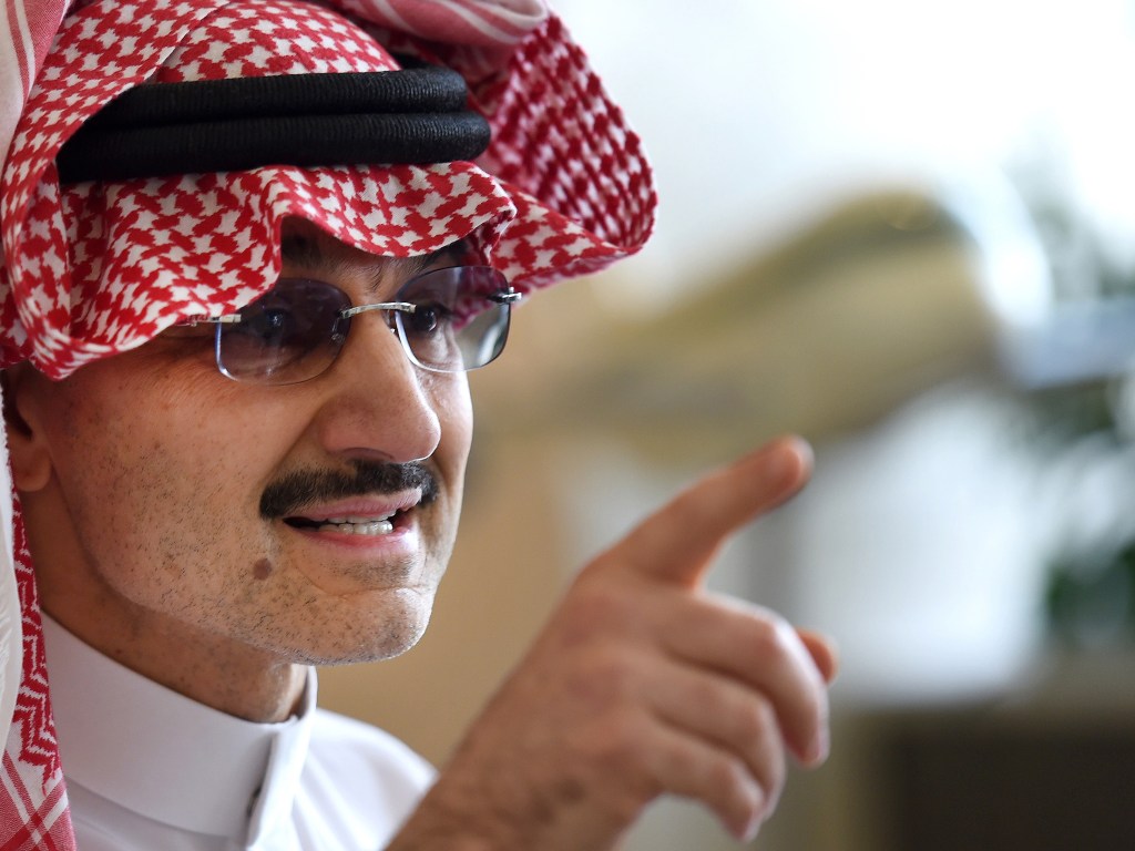 O príncipe Alwaleed bin Talal durante uma conferência de imprensa em Riade, capital da Arábia Saudita