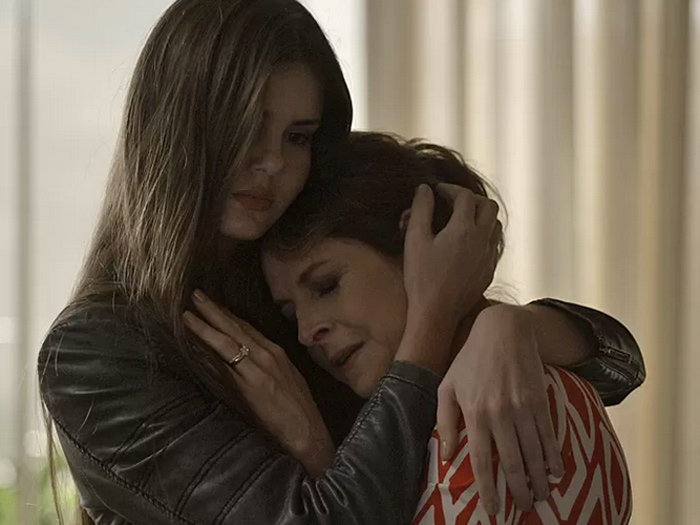Angel (Camila Queiroz) vai sentir remorsos por trair a mãe com o padrasto, Alex (Rodrigo Lombardi)