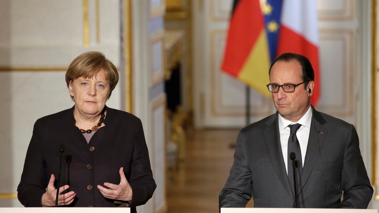 O presidente francês, François Hollande, recebeu nesta quarta-feira (25) a chanceler alemã Angela Merkel