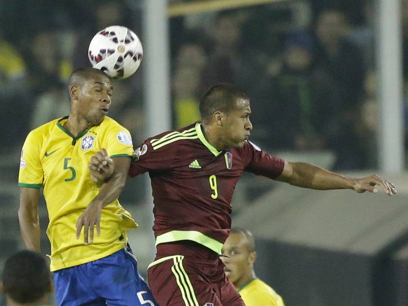 Partida entre Brasil e Venezuela, válida pela terceira rodada da primeira fase do grupo C da Copa América 2015, realizada no Estádio Monumental David Arellano