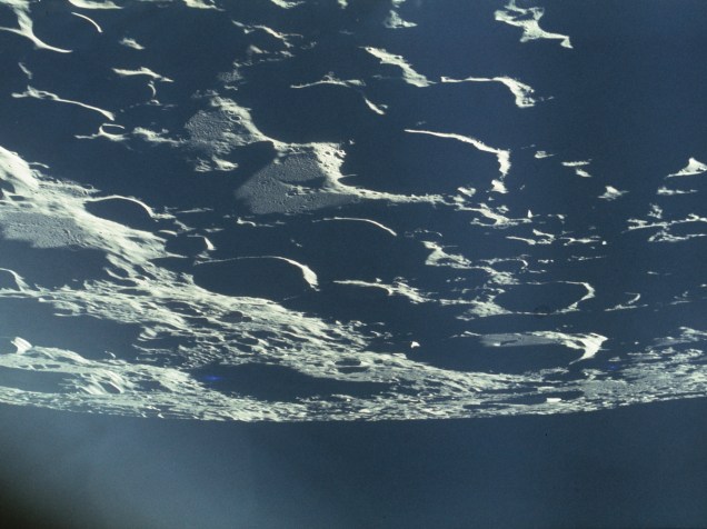 <p>Superfície da Lua em uma imagem tirada durante a missão Apollo 17, em dezembro de 1972.</p>