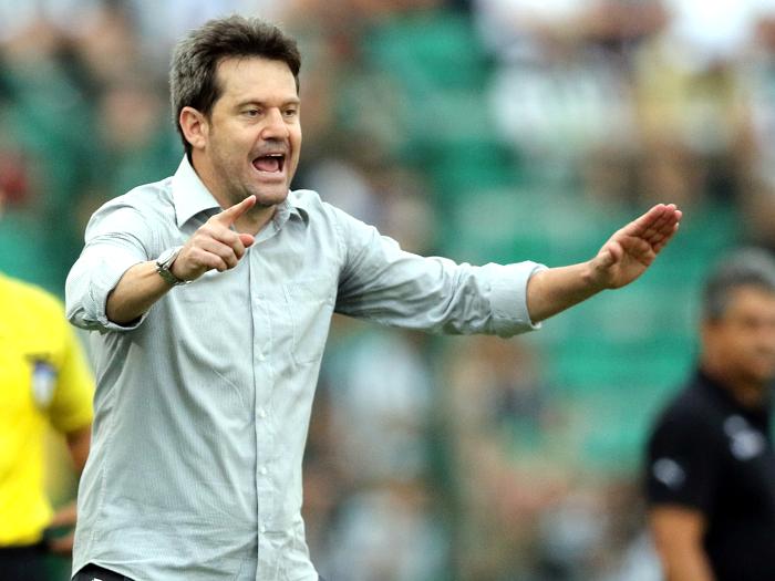 Argel Fucks teve boa passagem pelo Figueirense antes de assumir o Internacional