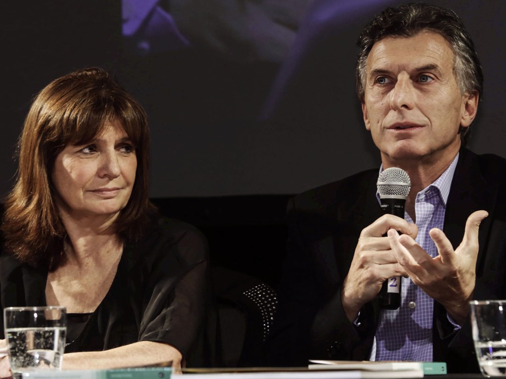 A futura ministra da Segurança, Patricia Bullrich, e o presidente eleito da Argentina Mauricio Macri