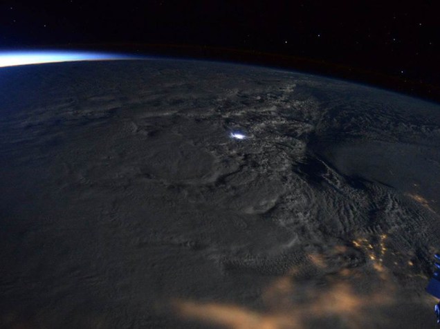 <p>Fotos da grande nevasca que atinge a região leste dos EUA tiradas da Estação Espacial Internacional (ISS).</p>