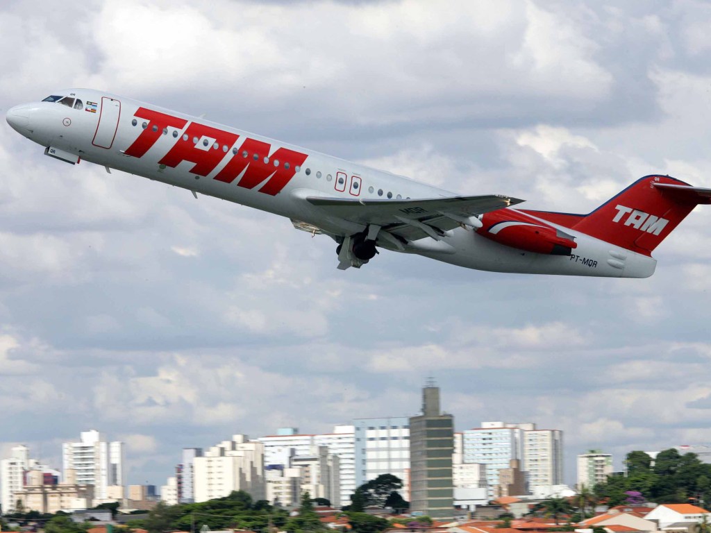 No total, a TAM firmou 33 instrumentos contratuais com a Trip e a Total, sendo que 18 deles implicavam em mudanças de rotas de voos