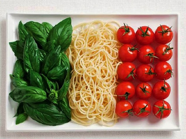 Bandeira da Itália: Majericão, macarrão e tomates