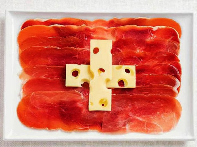 Bandeira da Suíça: Charcutaria e queijo suíço