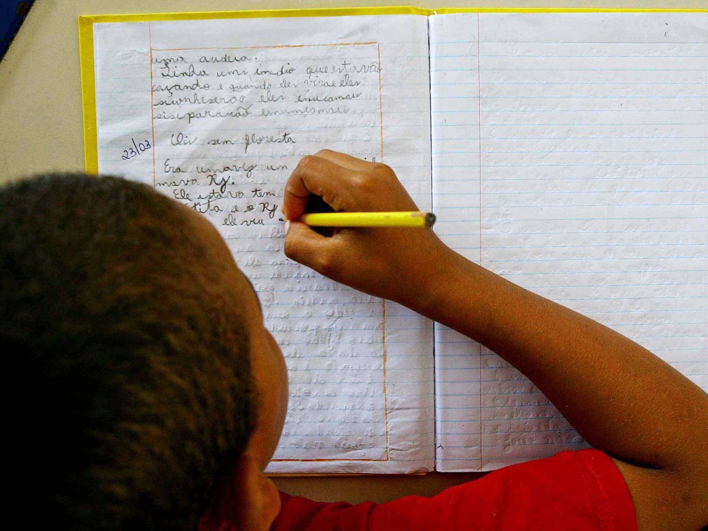 Notas da Prova Brasil 2013 mostram que apenas 11% dos alunos brasileiros aprendem o esperado em matemática após passar nove anos na escola