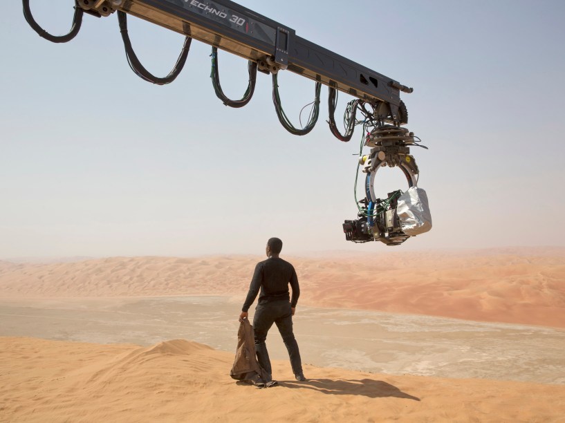 John Boyega em gravação no set de "Star Wars: O despertar da força"