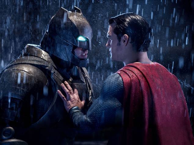 Ben Affleck como Batman e Henry Cavill na pele do Superman no filme Batman vs. Superman - A Origem da Justiça