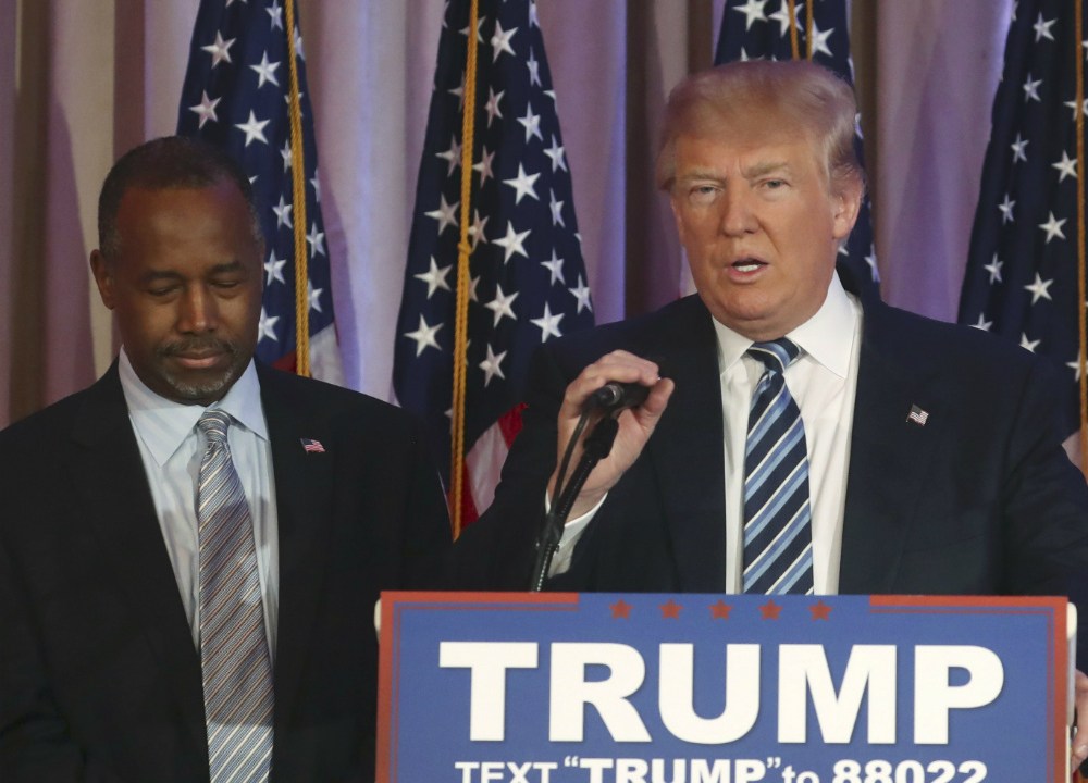Ben Carson anunciou seu apoio a Donald Trump em um evento na Flórida