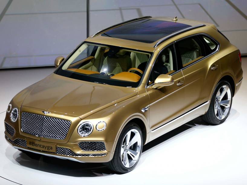 Bentley Bentayga na cor ouro, da Volkswagen, é apresentado na Alemanha