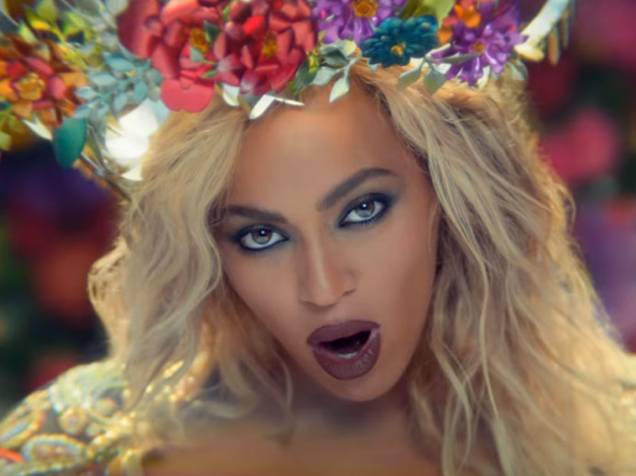Beyoncé no clipe de Hymn For The Weekend, do Coldplay
