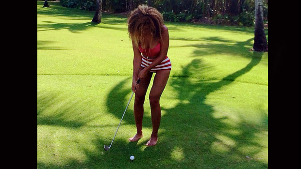 Beyoncé tem perna carcomida pelo Photoshop, em imagem postada no Instagram