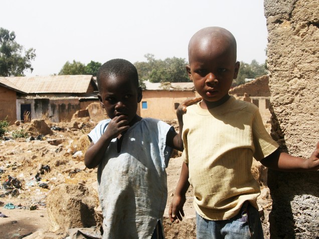 Crianças na vila de Bauchi, devastada pelo Boko Haram