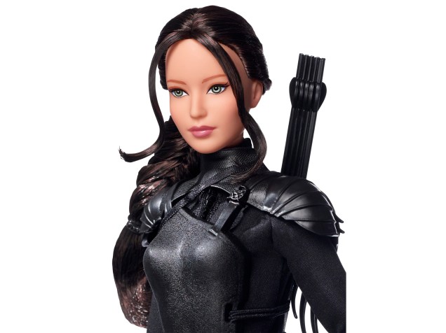 Katniss (Jennifer Lawrence) em versão Barbie de Jogos Vorazes