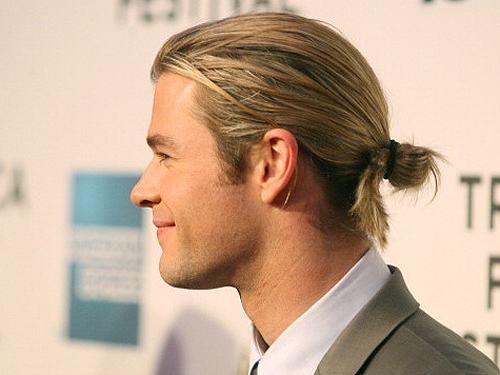 Cabelo amarrado homem top