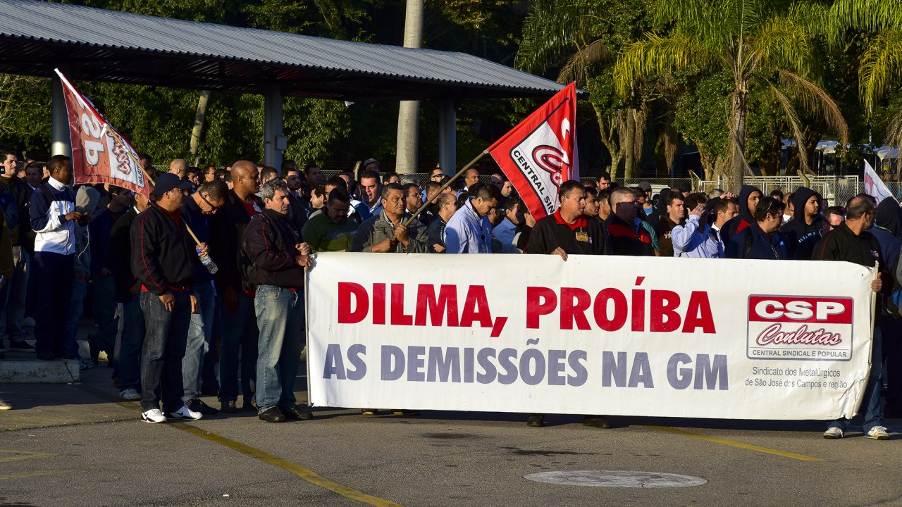 Em São José dos Campos, funcionários da GM realizam assembleia unificada e votam a favor da greve por tempo indeterminado