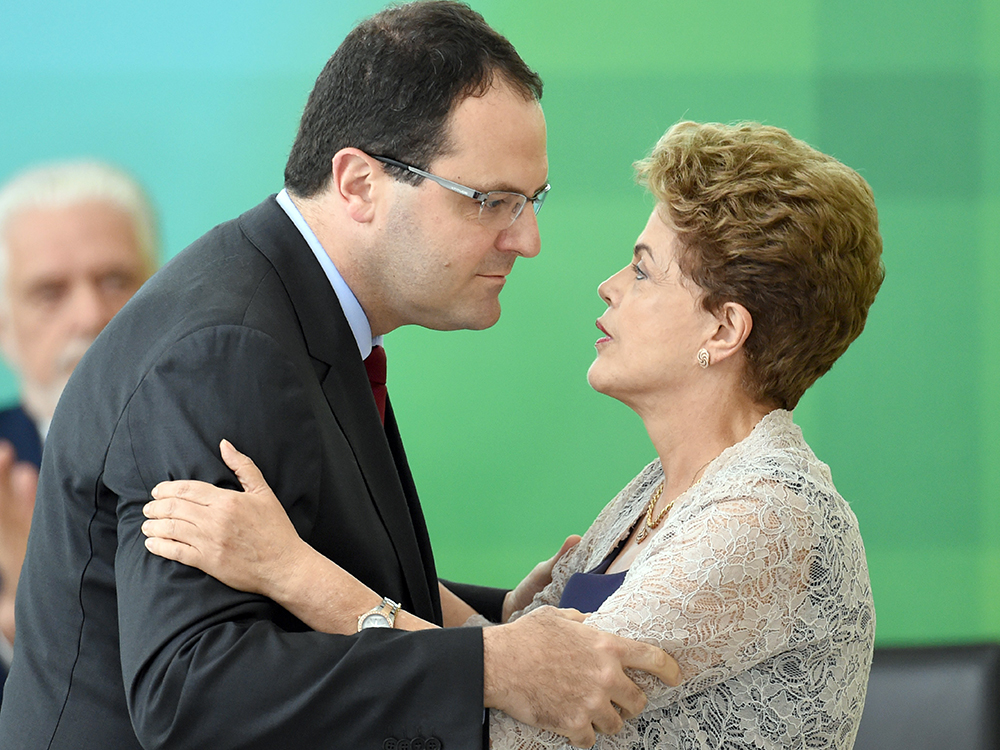Dilma e o ministro Nelson Barbosa: decreto 'tampão'