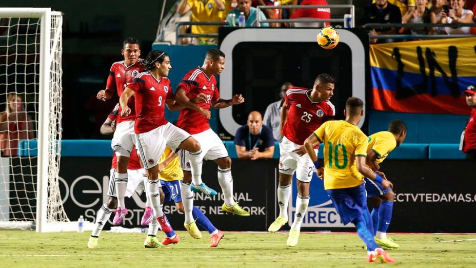 Com gol de Neymar, o Brasil derrota a Colômbia na volta de Dunga ao comando da seleção, em amistoso disputado em Miami