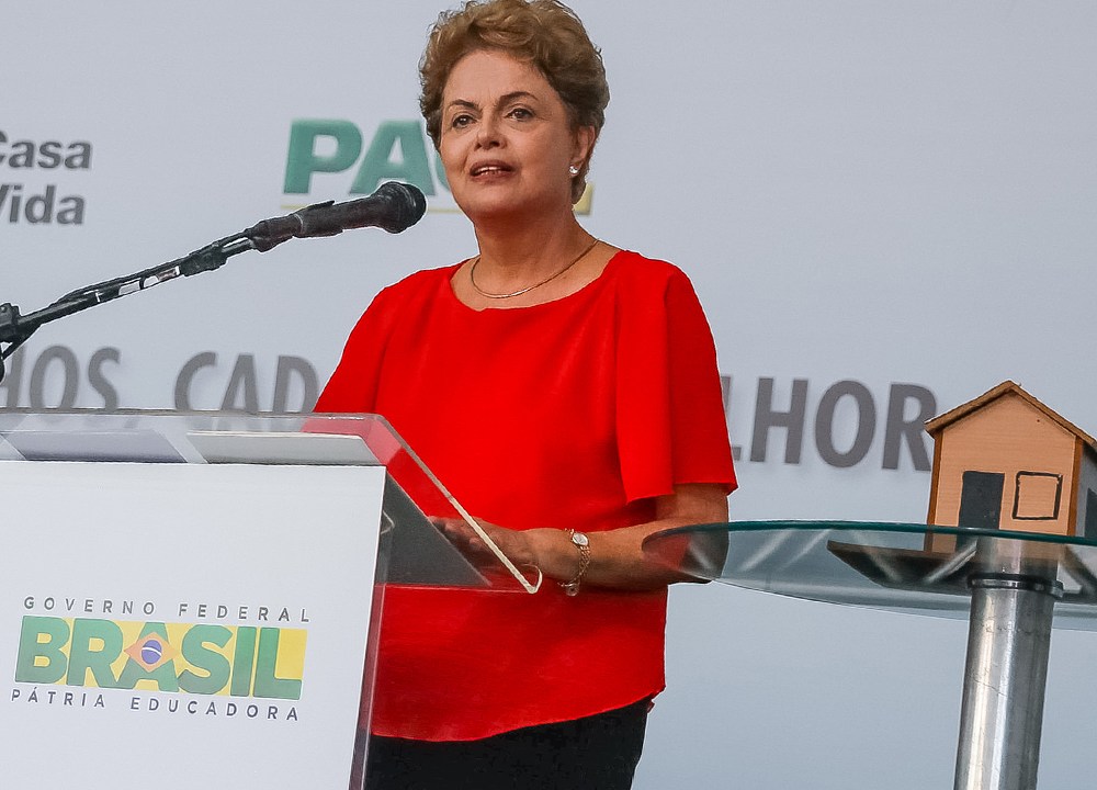 Presidente Dilma Rousseff durante cerimônia de entrega de unidades habitacionais do programa Minha Casa, Minha Vida, em Capanema (PA) - 30/03/2015