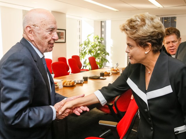 <p>Presidente Dilma Rousseff durante encontro com Rupert Murdoch, dono do Grupo News Corporation, em Nova York - 29/06/2015</p>