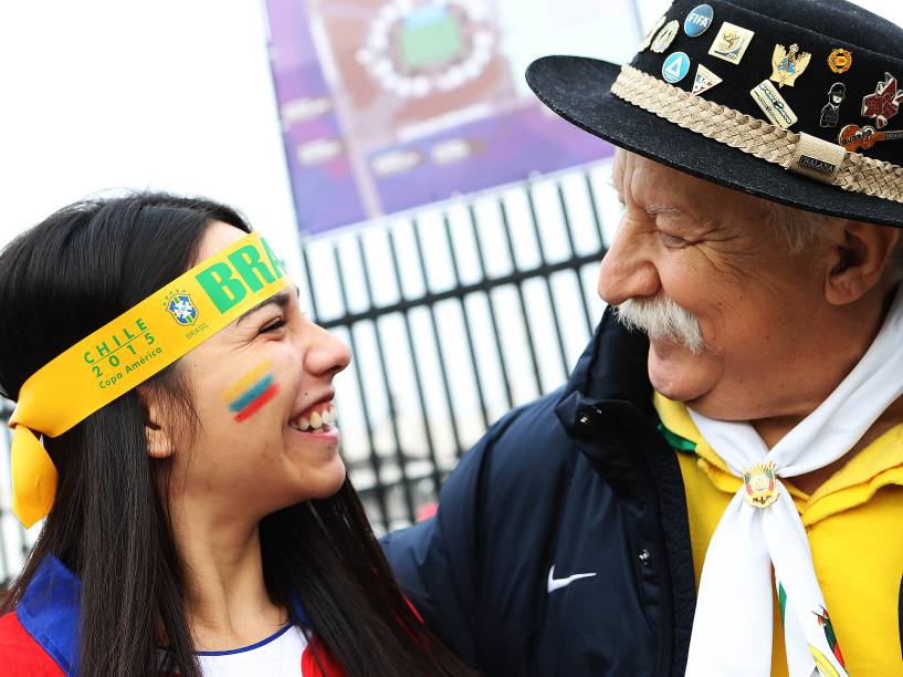 Chegada de torcedores ao estádio Monumental David , em Santiago, no Chile, para a partida entre Brasil e Venezuela, válida pela terceira e última rodada do grupo C da Copa América, neste domingo (21)