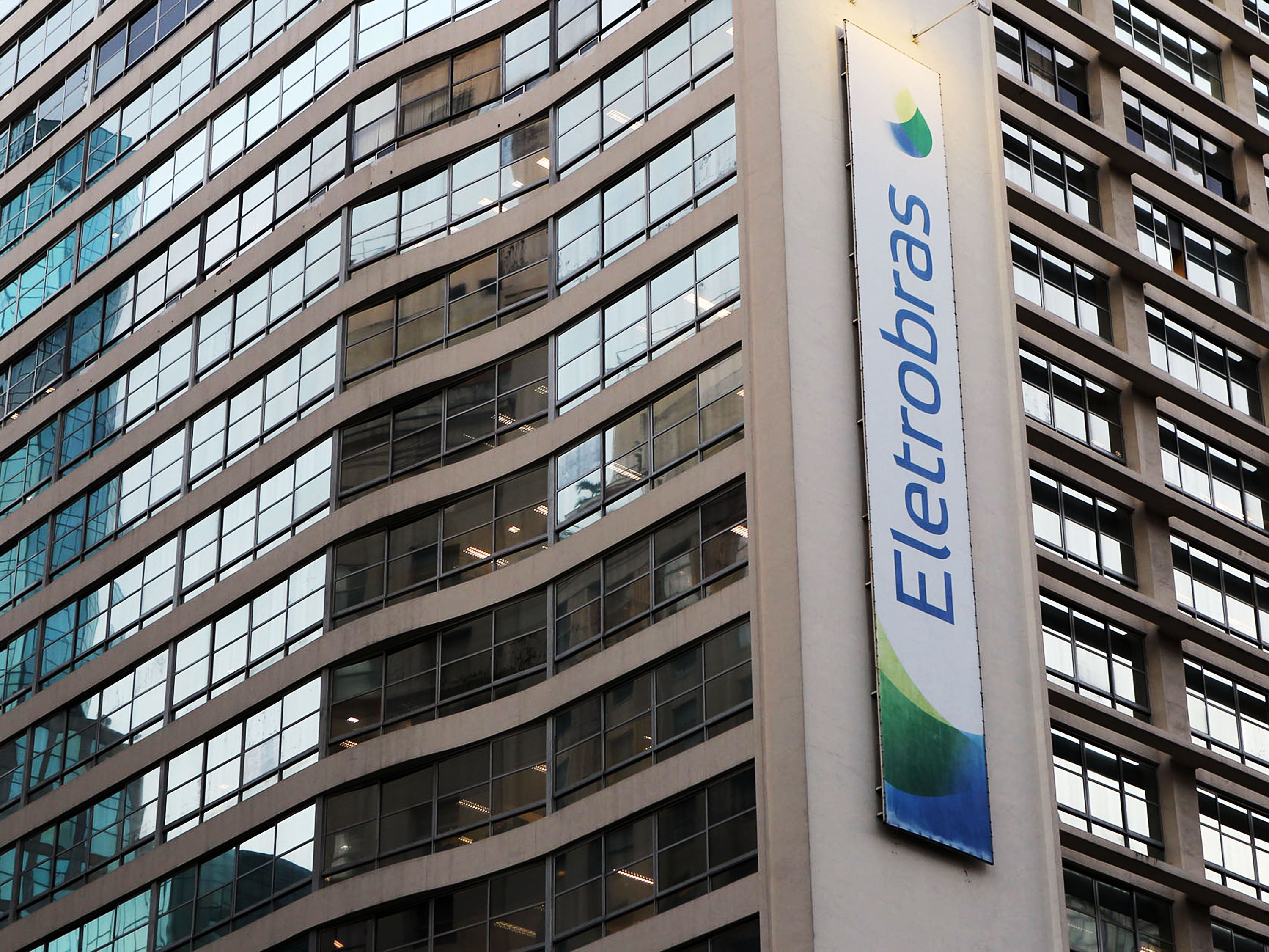 Atraso deve resultar na suspensão das negociações dos papéis da empresa na bolsa de Nova York