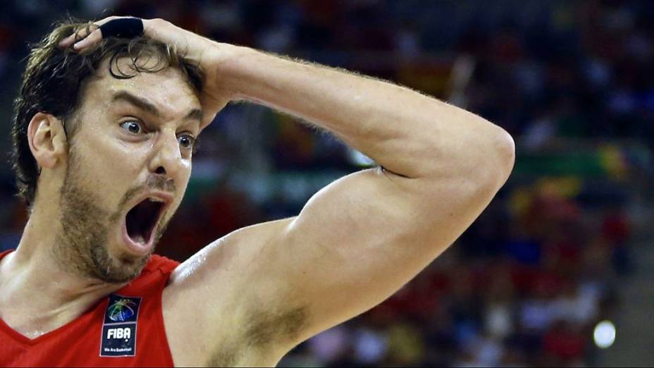 Pau Gasol, principal craque da Espanha, no jogo contra o Brasil, no Mundial de basquete, em Granada