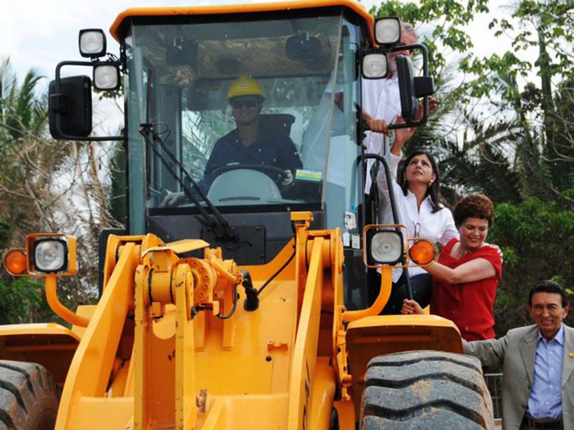 Lançamento da pedra fundamental da Refinaria Premium I no Maranhão em 2010